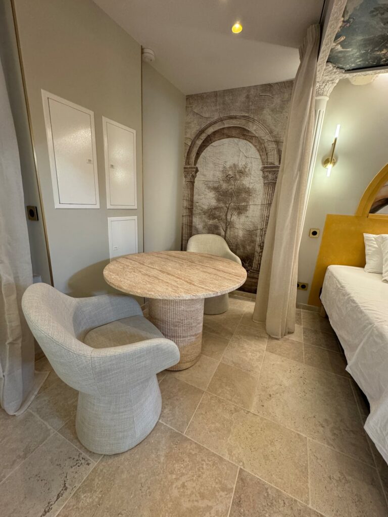 Les Thermes Romains à Nîmes : espace repas